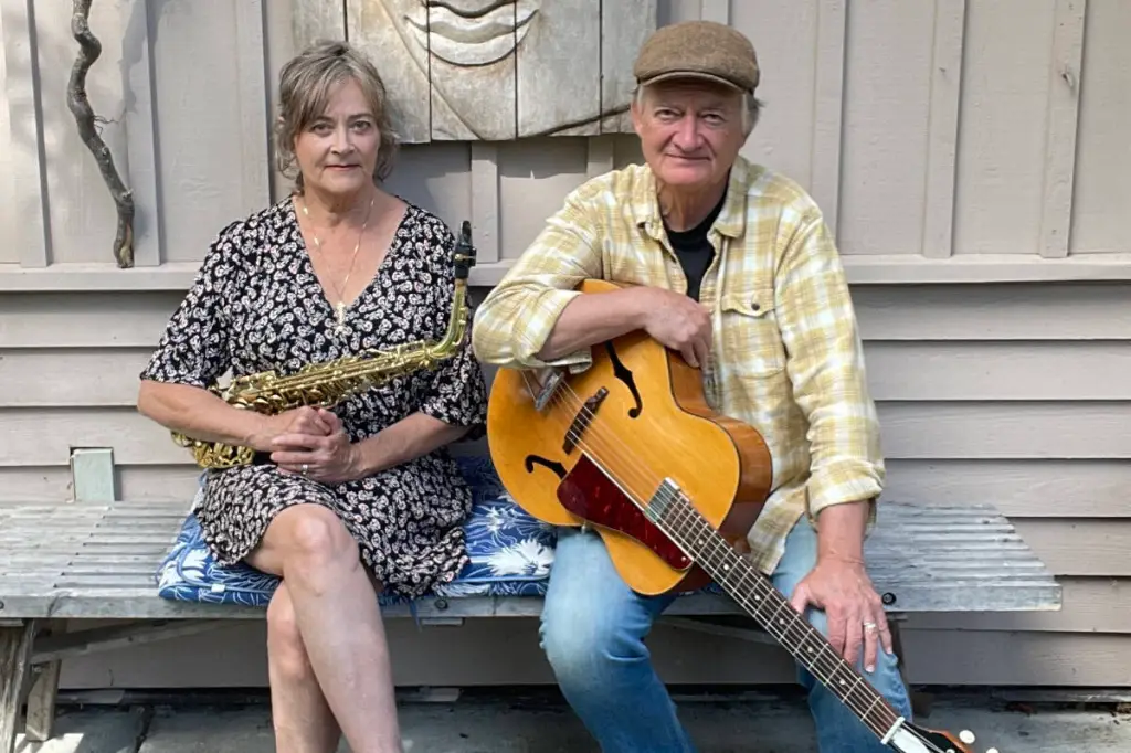 ‘Raven and the Duke’ duo perform at Parksville arts centre on April 10