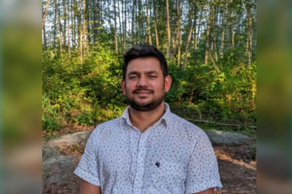Amit Gaur announces run for re-election to Parksville council